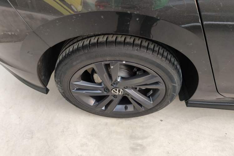 Used Volkswagen Golf 2021 280TSI DSG R-Line Right Rear Wheel Hub