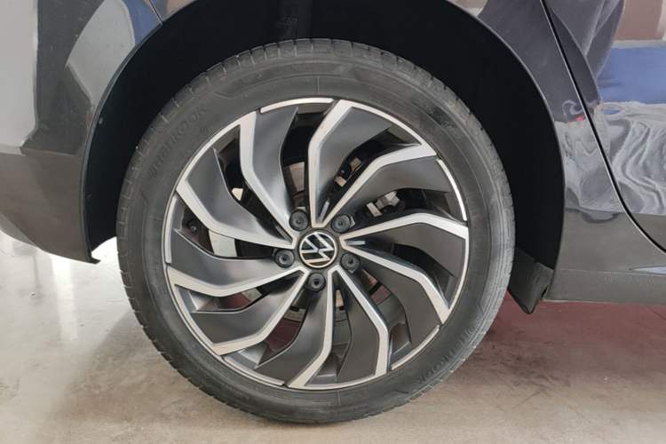 Used Volkswagen Golf 2021 200TSI DSG Pro Right Rear Wheel Hub
