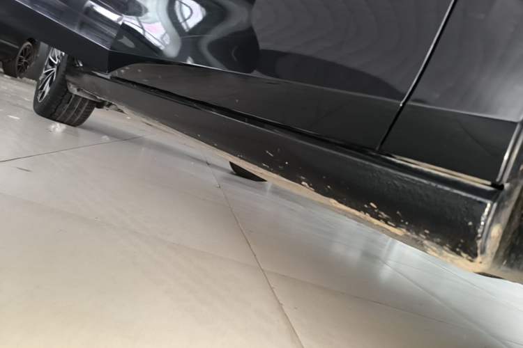 Used Volkswagen Golf 2021 280TSI DSG 30th Anniversary Edition Right Side Sill