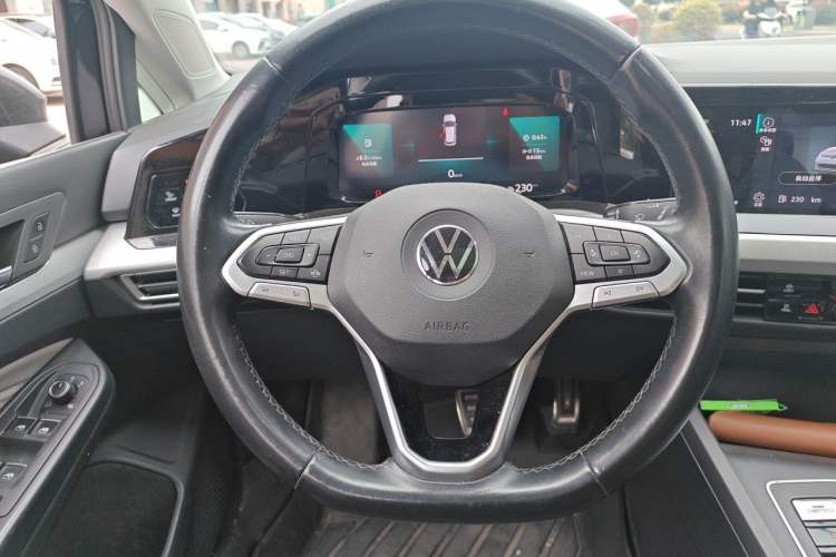 Used Volkswagen Golf 2021 280TSI DSG Pro First Edition Steering Wheel