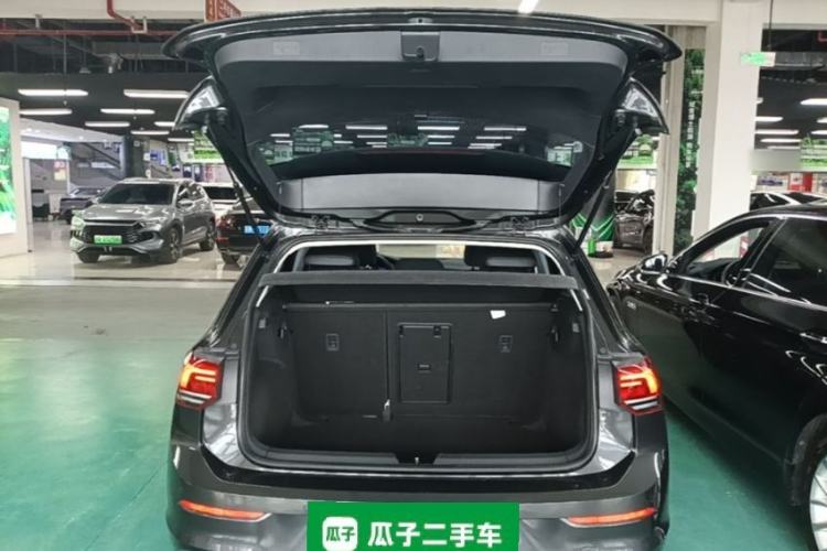 Used Volkswagen Golf 2021 200TSI DSG Pro Trunk