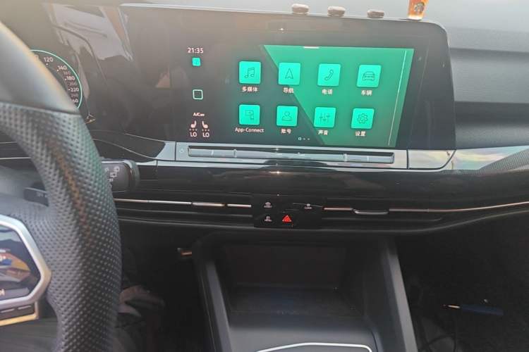 Used Volkswagen Golf 2021 280TSI DSG R-Line Audio And AC Panel