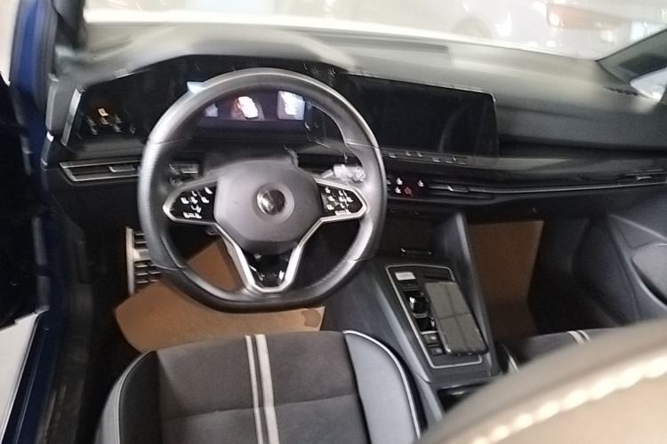 Used Volkswagen Golf 2021 280TSI DSG R-Line Center Console