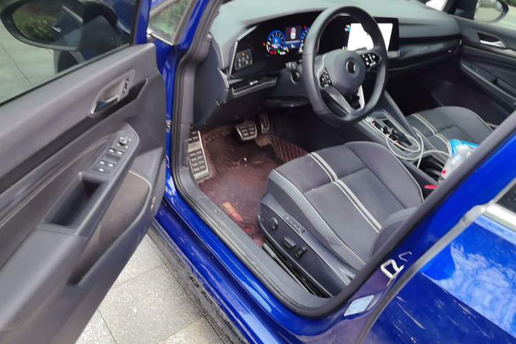 Used Volkswagen Golf 2021 280TSI DSG R-Line Driver Seat