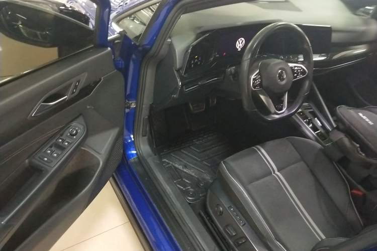 Used Volkswagen Golf 2021 280TSI DSG R-Line Driver Seat