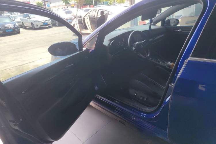 Used Volkswagen Golf 2021 280TSI DSG R-Line Driver Seat