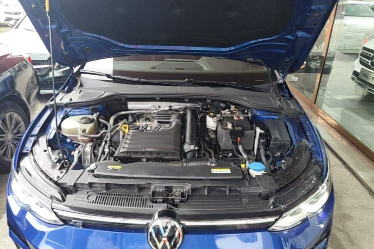 Used Volkswagen Golf 2021 280TSI DSG R-Line Engine Bay