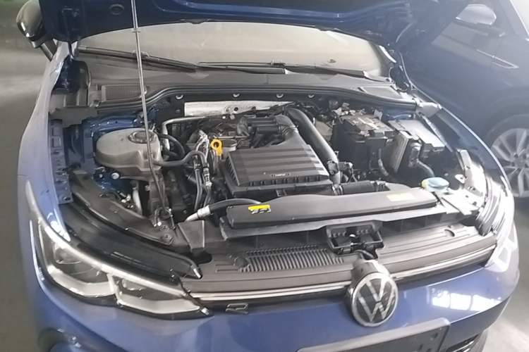 Used Volkswagen Golf 2021 280TSI DSG R-Line Engine Bay