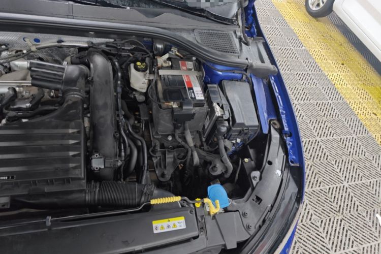 Used Volkswagen Golf 2021 280TSI DSG R-Line Engine Bay Left