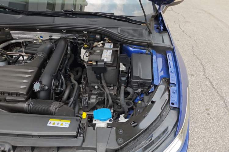 Used Volkswagen Golf 2021 280TSI DSG R-Line Engine Bay Left