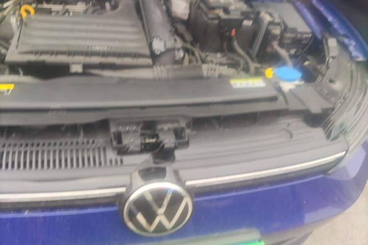 Used Volkswagen Golf 2021 280TSI DSG R-Line Engine Bay Left