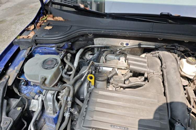 Used Volkswagen Golf 2021 280TSI DSG R-Line Engine Bay Right