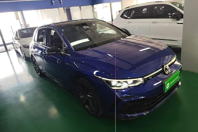 Used Volkswagen Golf 2021 280TSI DSG Pro First Edition Front Right 45 Deg