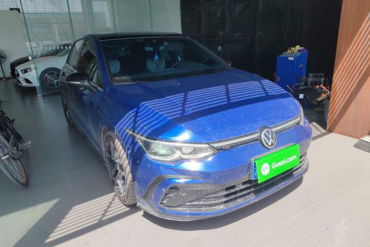 Used Volkswagen Golf 2021 280TSI DSG R-Line Front Right 45 Deg