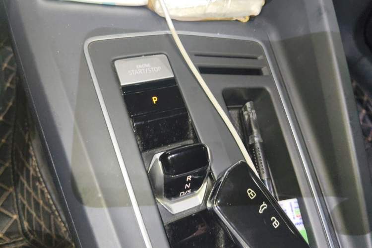Used Volkswagen Golf 2021 280TSI DSG R-Line Gear Lever