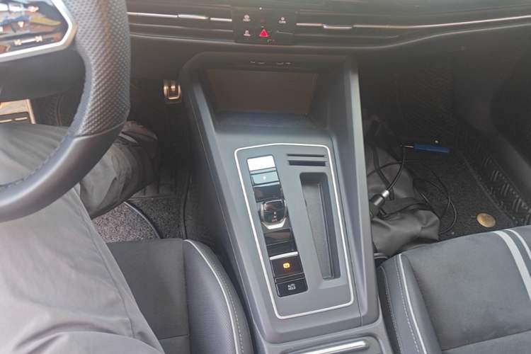 Used Volkswagen Golf 2021 280TSI DSG R-Line Gear Lever