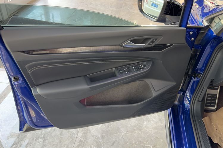 Used Volkswagen Golf 2021 280TSI DSG R-Line Interior 2