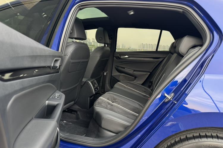 Used Volkswagen Golf 2021 280TSI DSG R-Line Interior 4