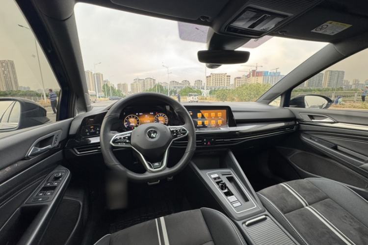 Used Volkswagen Golf 2021 280TSI DSG R-Line Interior 7