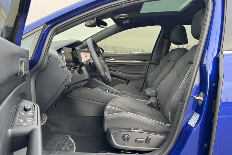 Used Volkswagen Golf 2021 280TSI DSG R-Line Interior 8