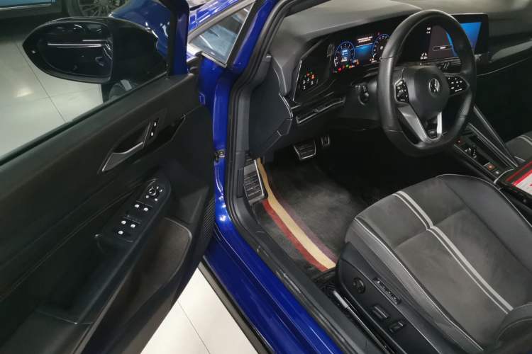 Used Volkswagen Golf 2021 280TSI DSG R-Line Left Front Seat