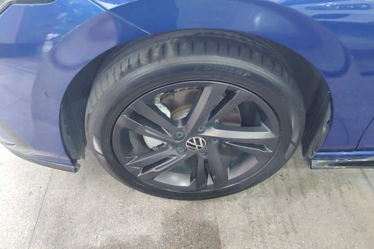 Used Volkswagen Golf 2021 280TSI DSG R-Line Left Front Wheel Hub