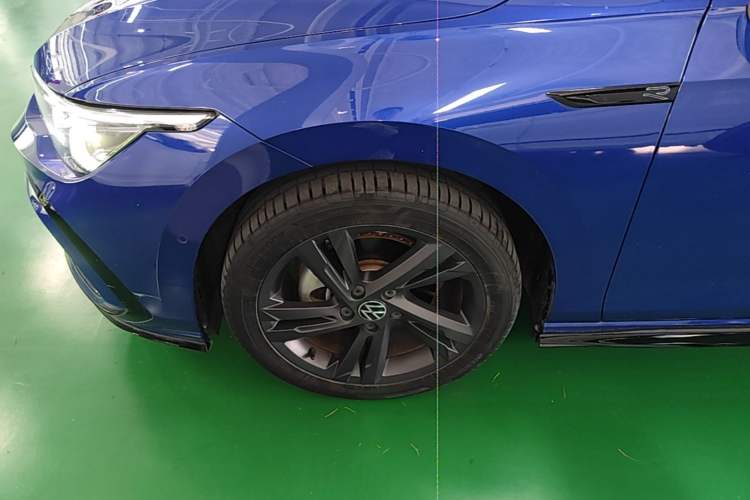 Used Volkswagen Golf 2021 280TSI DSG Pro First Edition Left Front Wheel Hub
