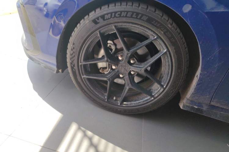 Used Volkswagen Golf 2021 280TSI DSG R-Line Left Front Wheel Hub