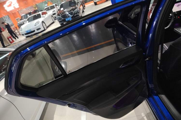 Used Volkswagen Golf 2021 280TSI DSG R-Line Left Rear Door Interior