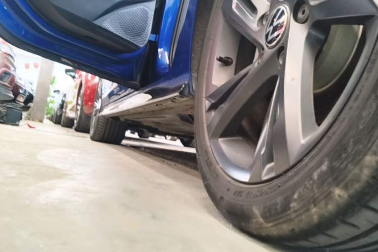 Used Volkswagen Golf 2021 280TSI DSG R-Line Left Side Sill