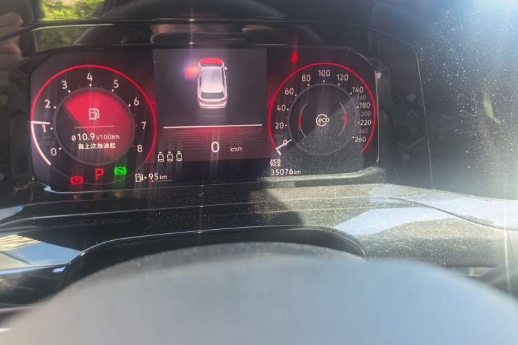 Used Volkswagen Golf 2021 280TSI DSG R-Line Odometer Close Up