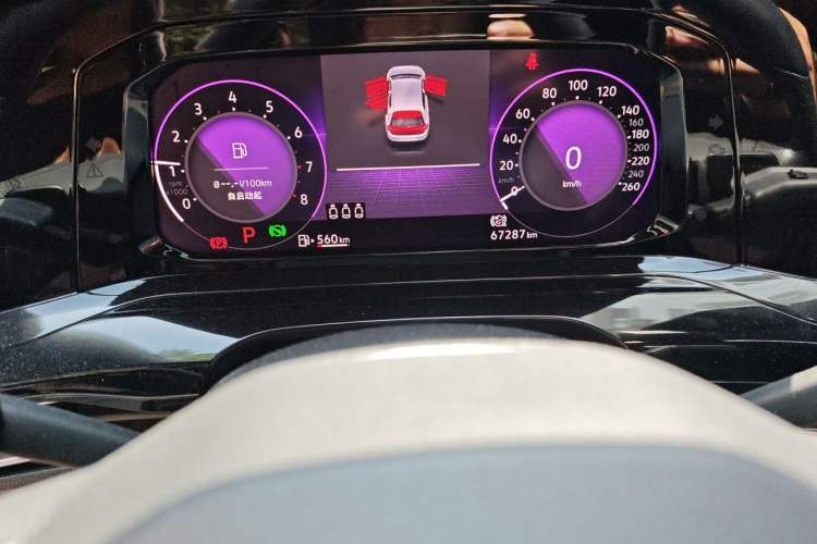 Used Volkswagen Golf 2021 280TSI DSG R-Line Odometer Close Up