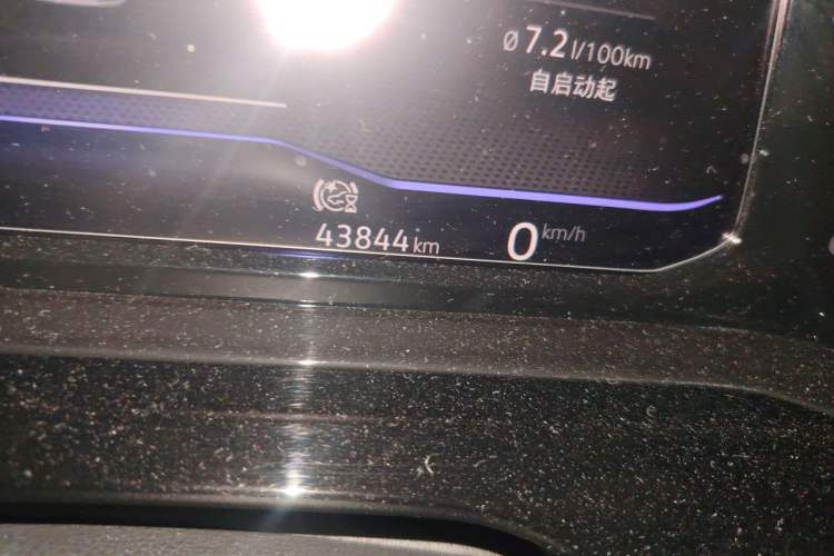 Used Volkswagen Golf 2021 280TSI DSG R-Line Odometer Close Up
