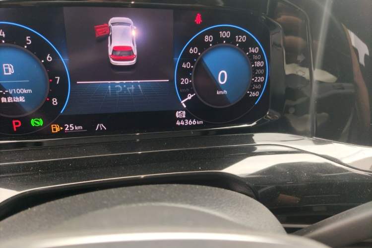 Used Volkswagen Golf 2021 280TSI DSG R-Line Odometer Close Up