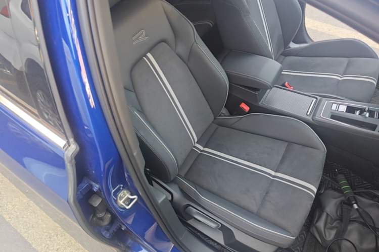 Used Volkswagen Golf 2021 280TSI DSG R-Line Right Front Seat