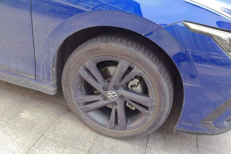 Used Volkswagen Golf 2021 280TSI DSG R-Line Right Front Wheel Hub