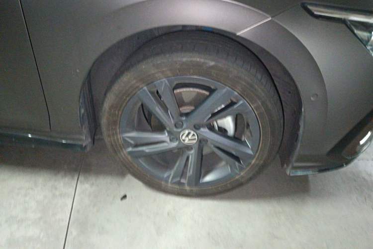 Used Volkswagen Golf 2021 280TSI DSG R-Line Right Front Wheel Hub