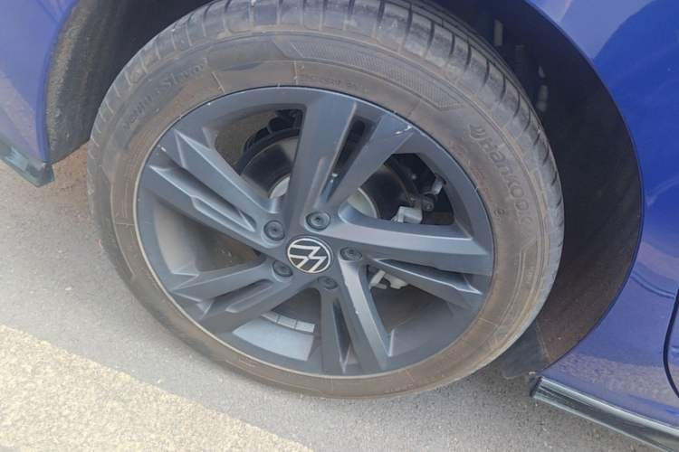 Used Volkswagen Golf 2021 280TSI DSG R-Line Right Rear Wheel Hub