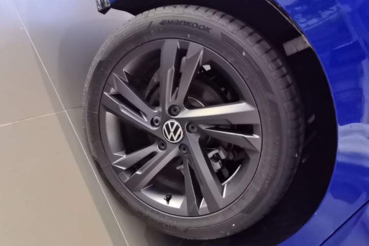 Used Volkswagen Golf 2021 280TSI DSG R-Line Right Rear Wheel Hub