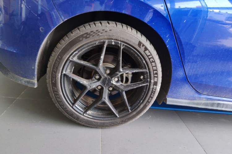 Used Volkswagen Golf 2021 280TSI DSG R-Line Right Rear Wheel Hub