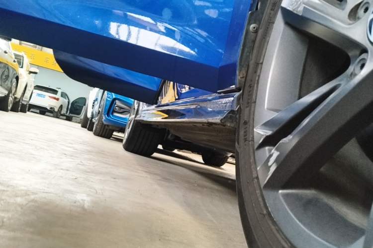 Used Volkswagen Golf 2021 280TSI DSG R-Line Right Side Sill