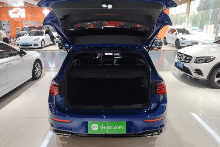 Used Volkswagen Golf 2021 280TSI DSG R-Line Trunk