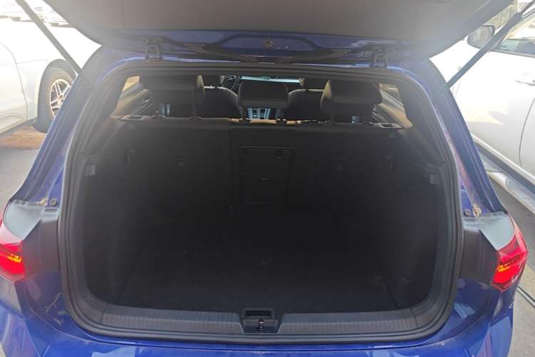 Used Volkswagen Golf 2021 280TSI DSG R-Line Trunk