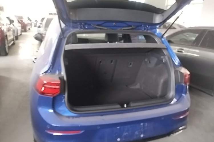 Used Volkswagen Golf 2021 280TSI DSG R-Line Trunk
