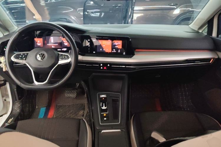 Used Volkswagen Golf 2021 280TSI DSG Pro Center Console