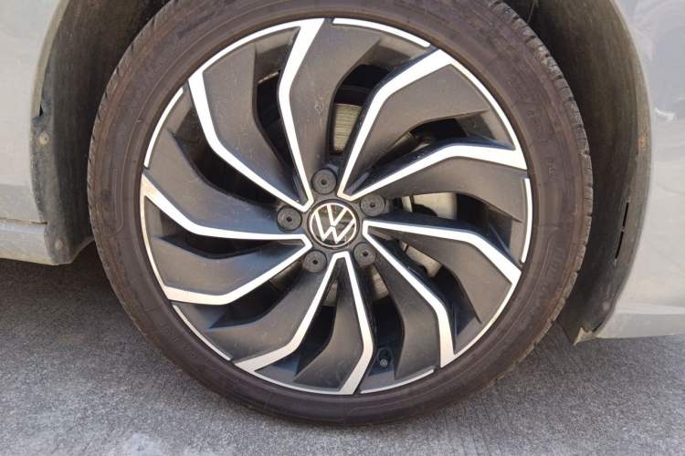 Used Volkswagen Golf 2021 280TSI DSG Pro Right Front Wheel Hub