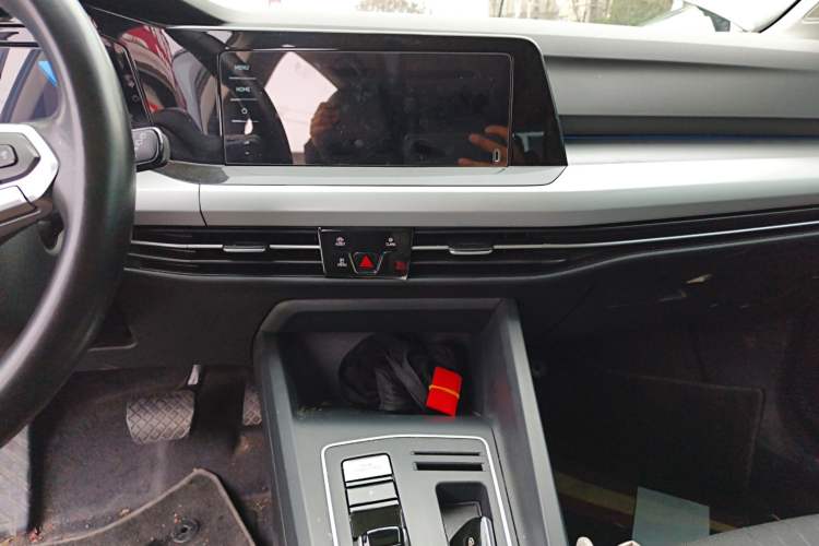 Used Volkswagen Golf 2021 280TSI DSG R-Line Audio And AC Panel