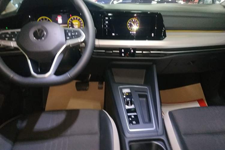 Used Volkswagen Golf 2021 280TSI DSG Pro Audio And AC Panel