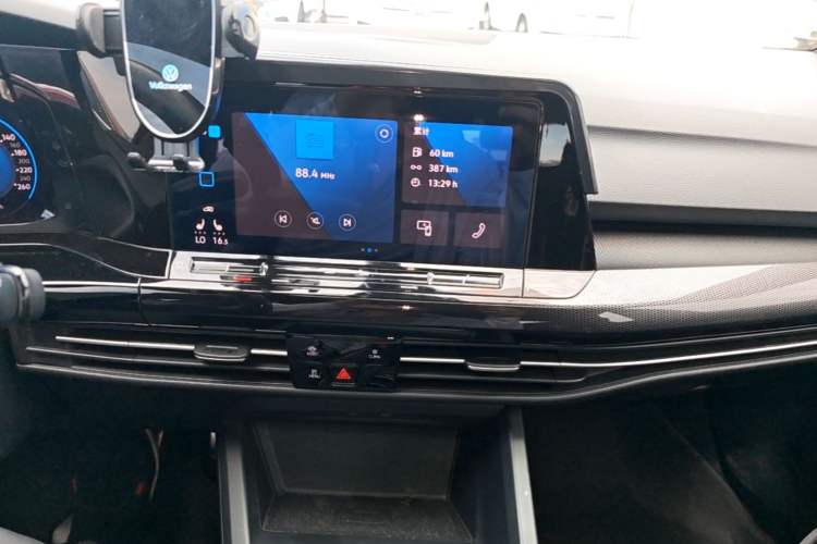 Used Volkswagen Golf 2021 280TSI DSG R-Line Audio And AC Panel