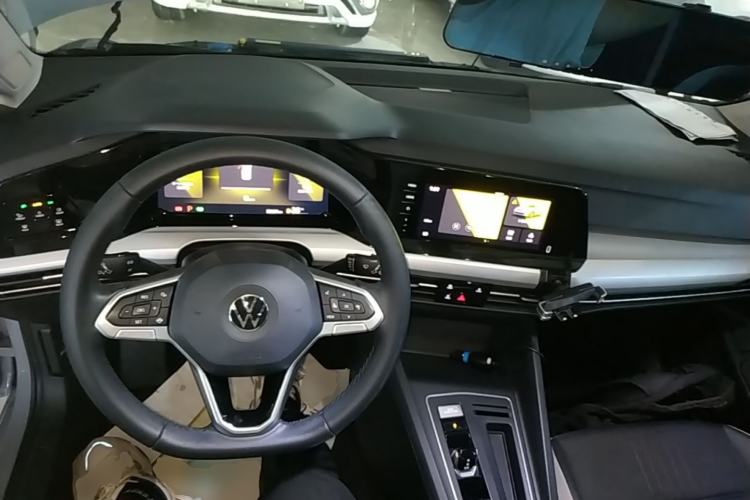 Used Volkswagen Golf 2021 280TSI DSG Pro Center Console